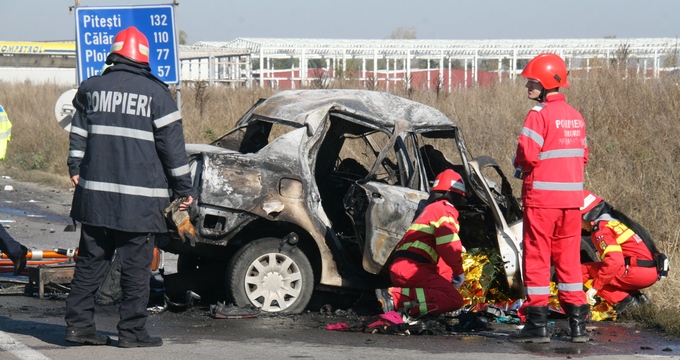 Doi tineri si-au pierdut duminca viata intr-un accident rutier pe centura Capitalei