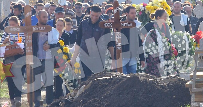Marian si Roxana au fost condusi astazi pe ultimul drum de peste o suta de prieteni si familie