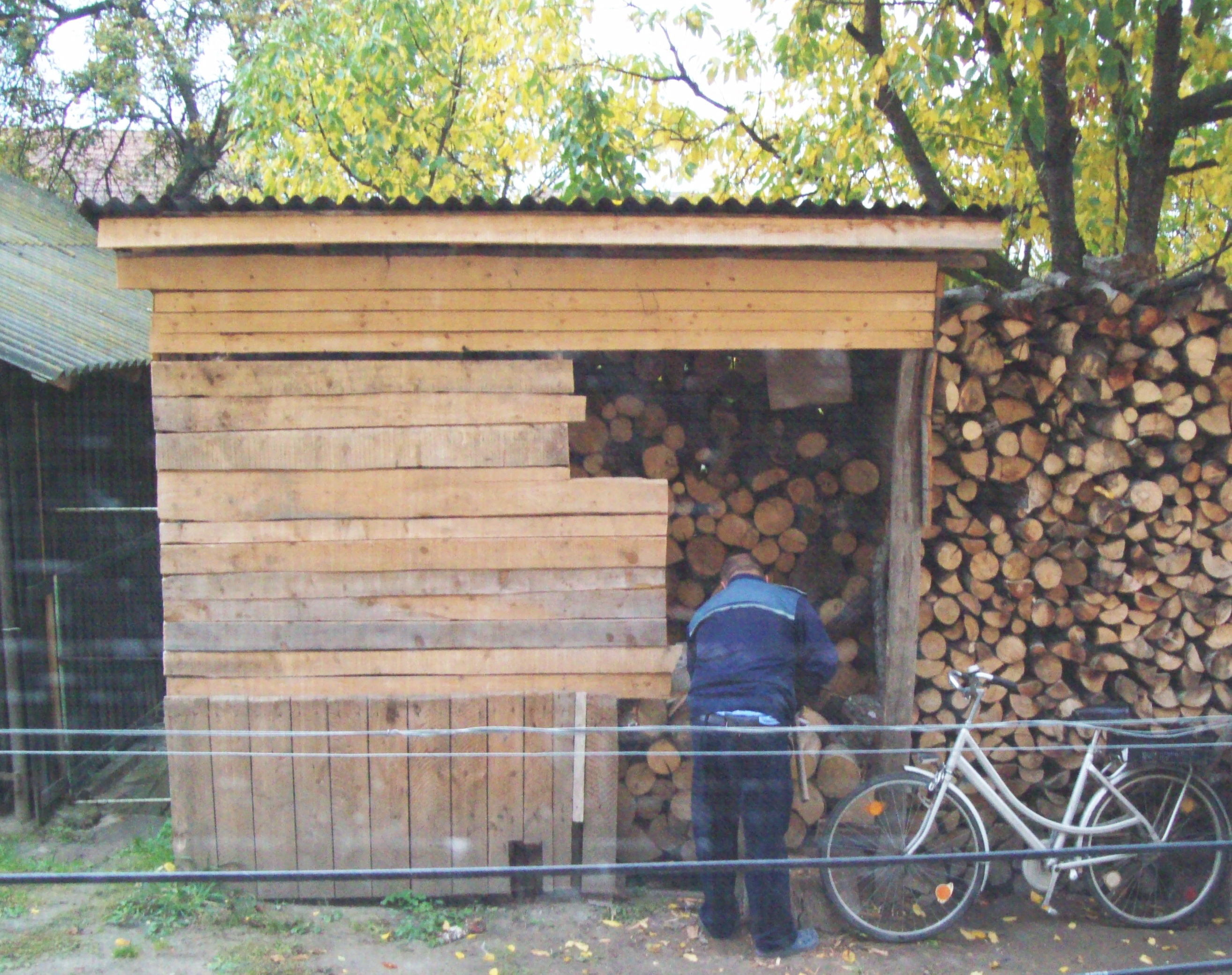 Politistul are ...prestanta in fata muncilor gospodaresti