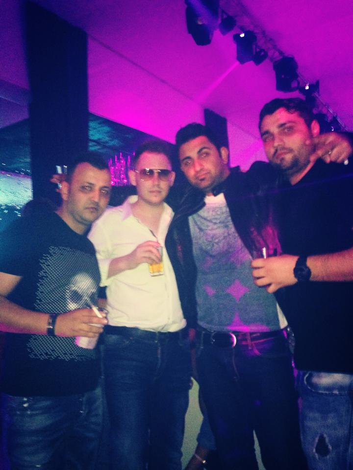 Versace si-a serbat ziua in club, alaturi de cativa tovarasi