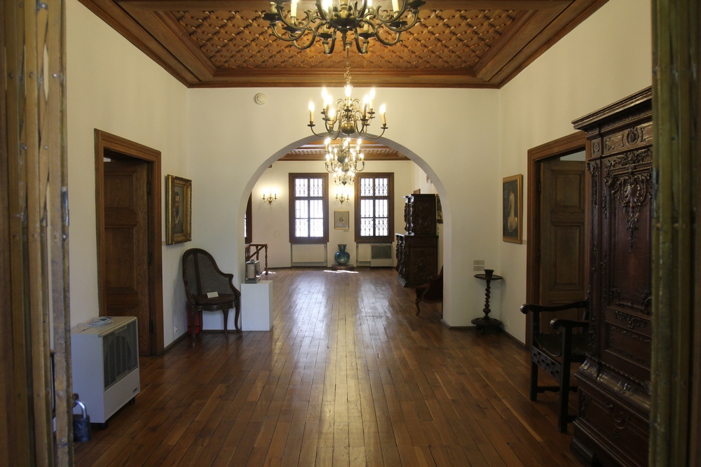 Casa a fost construita initial pentru un boier Spatar