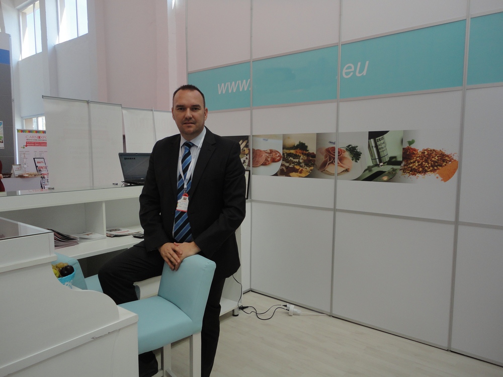 Afaceristul ne-a spus ca munceste cate 12 ore pe zi