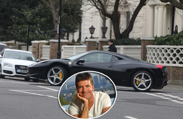 Simon Cowell conduce acelasi model de Ferrari ca al dinamovistului