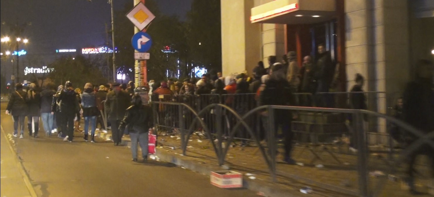 Pelerinii au lasat maldare de gunoaie in urma lor