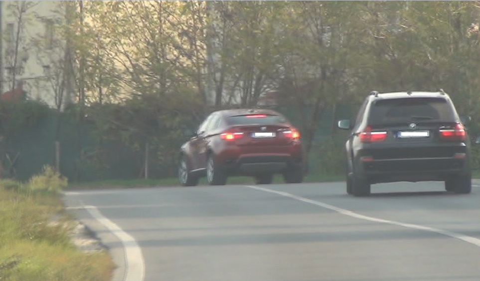 Theodora a fost urmarita tot timpul de bodyguardul lui Becali