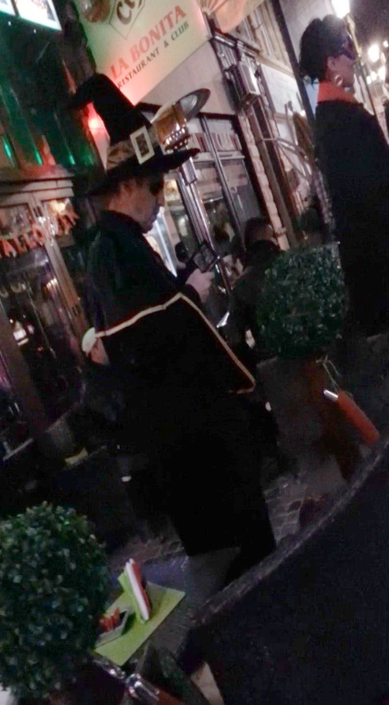 Edmond Talmacean a incercat sa-si atraga clienti deghizat in vrajitor