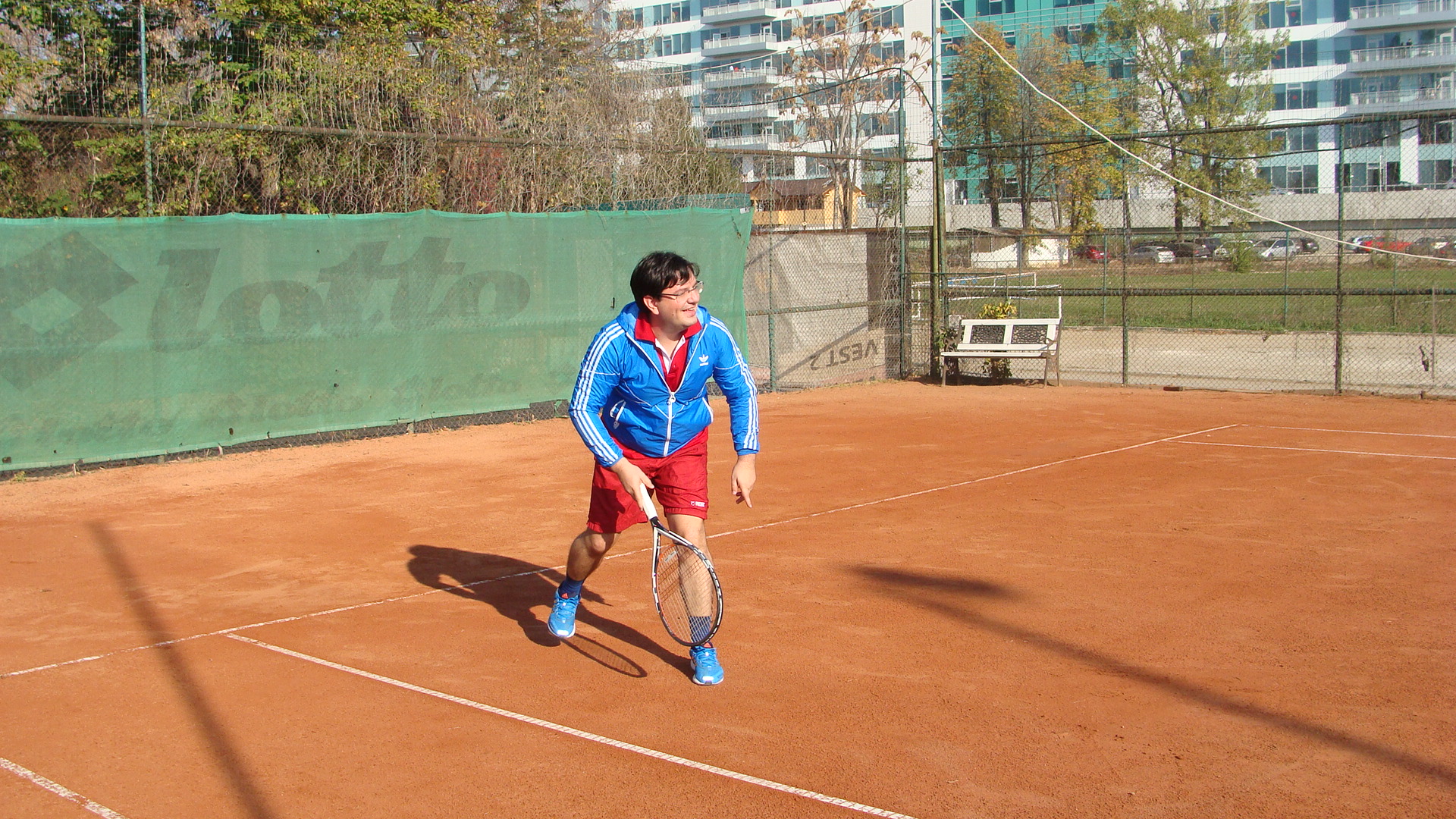 Ministrul joaca saptamanal tenis