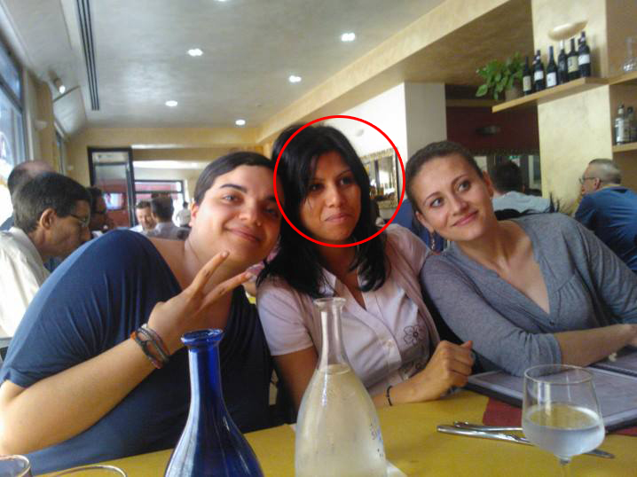 Daniela lucreaza la o cafenea din Milano