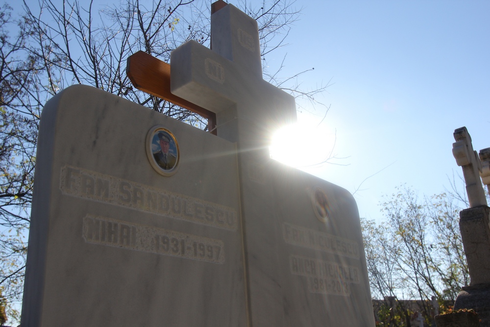 Pana si soarele a zambit pentru Mica de la Abracadabra de Sfantii Mihail si Gavril