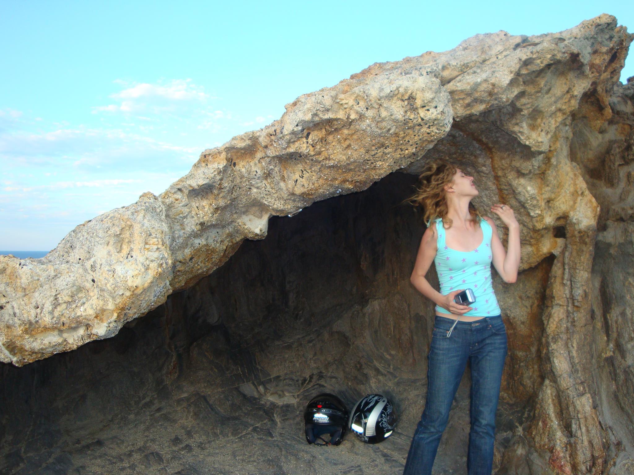 Mica, pe vremea cand era fericita, in Spania, alaturi de prieteni