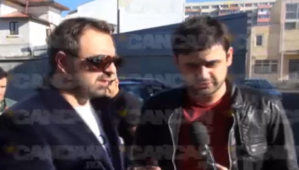 Horia Brenciu, alături Mitruţ, unul dintre prezentatorii Alarma pro FM, care a devenit, mai nou, şi bodyguard-ul artistului:)