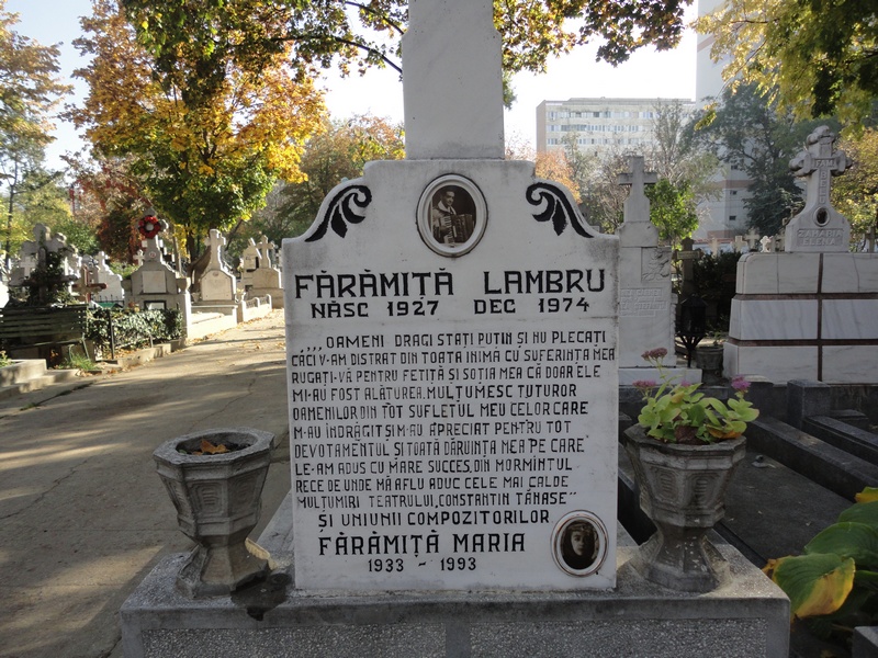 La mormantul sau mai vin din cand in cand nepotii artistului