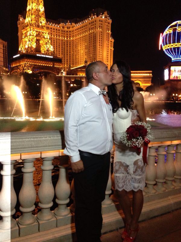 Cautat in Romania, Razvan i-a jurat, in urma cu aproape doua luni, “dragoste eterna” iubitei lui, Alina, intr-un cadru romantic la Las Vegas