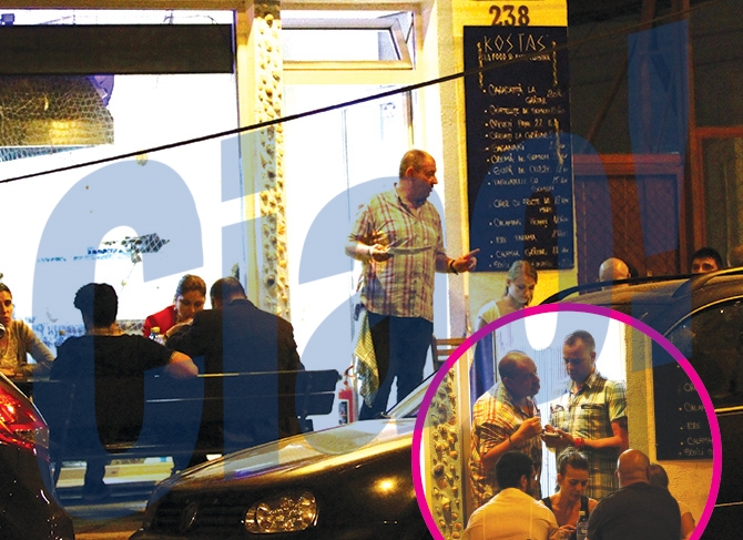 Bodo serveste clientii, chiar daca este proprietarul restaurantului