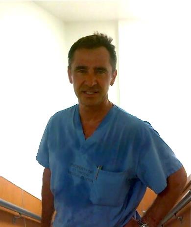 Doctorul dupa o zi petrecuta in sala de operatii