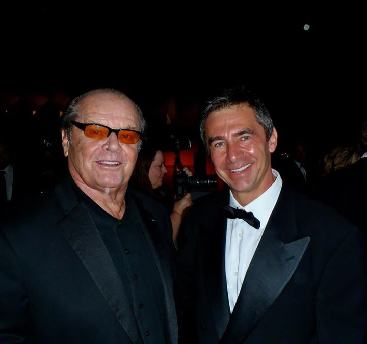 Alexander Radu spuen ca a operat multe somitati din America, dar nu poate spune pe cine. Doctorul alaturi de Jack Nicholson