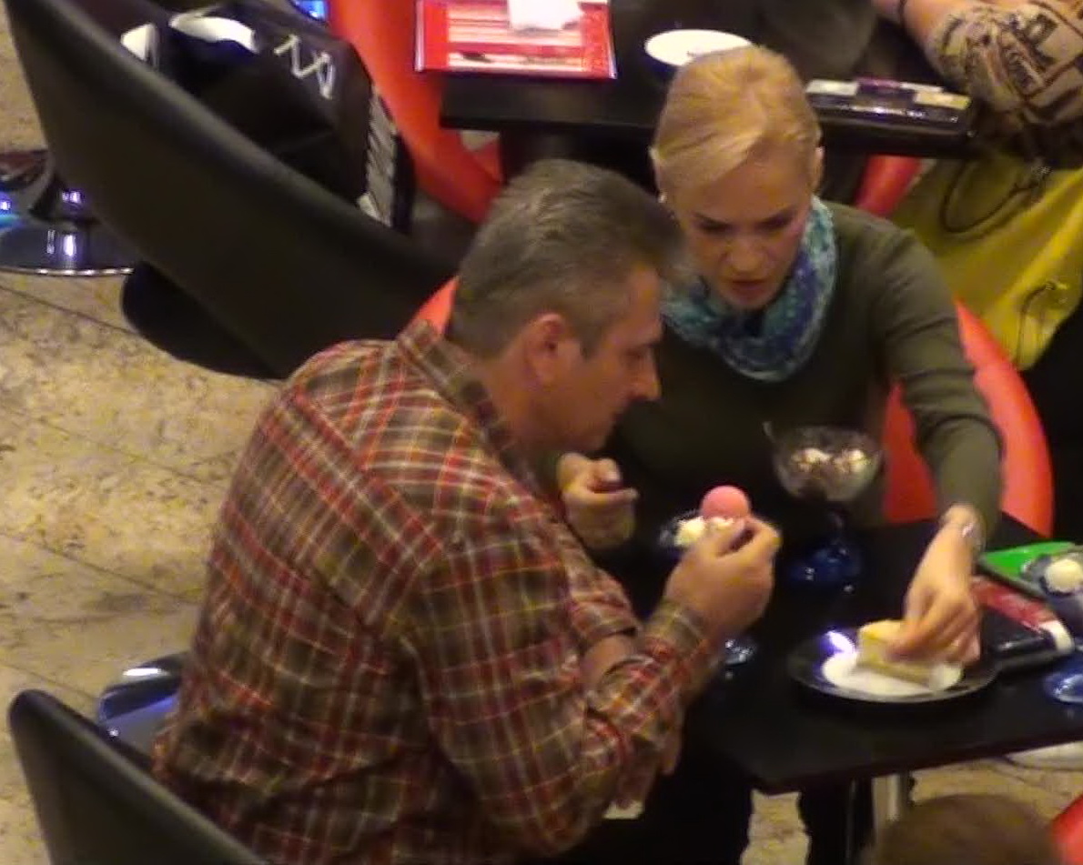 Cei doi au poftit la ceva dulce