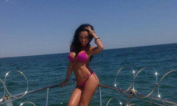 Sotia rapperului Sisu arata foarte bine, iar ea vrea sa arate asta si fanilor de pe retelele de socializare