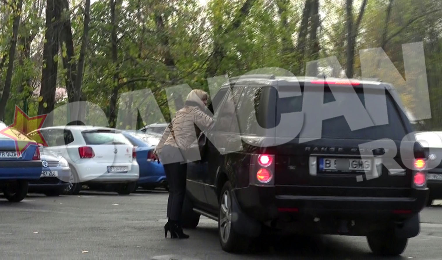 O doamna entuziasta l-a oprit ca sa-l felicite