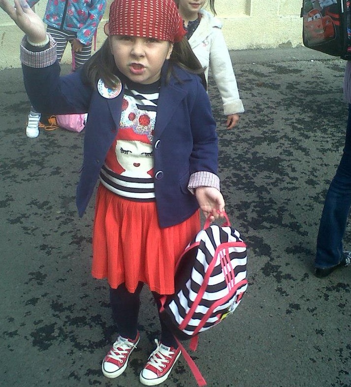 Eva este eleva in clasa I