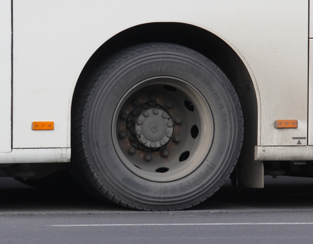 Autobuzele RATB sunte chipate cu cauciucuri de iarna