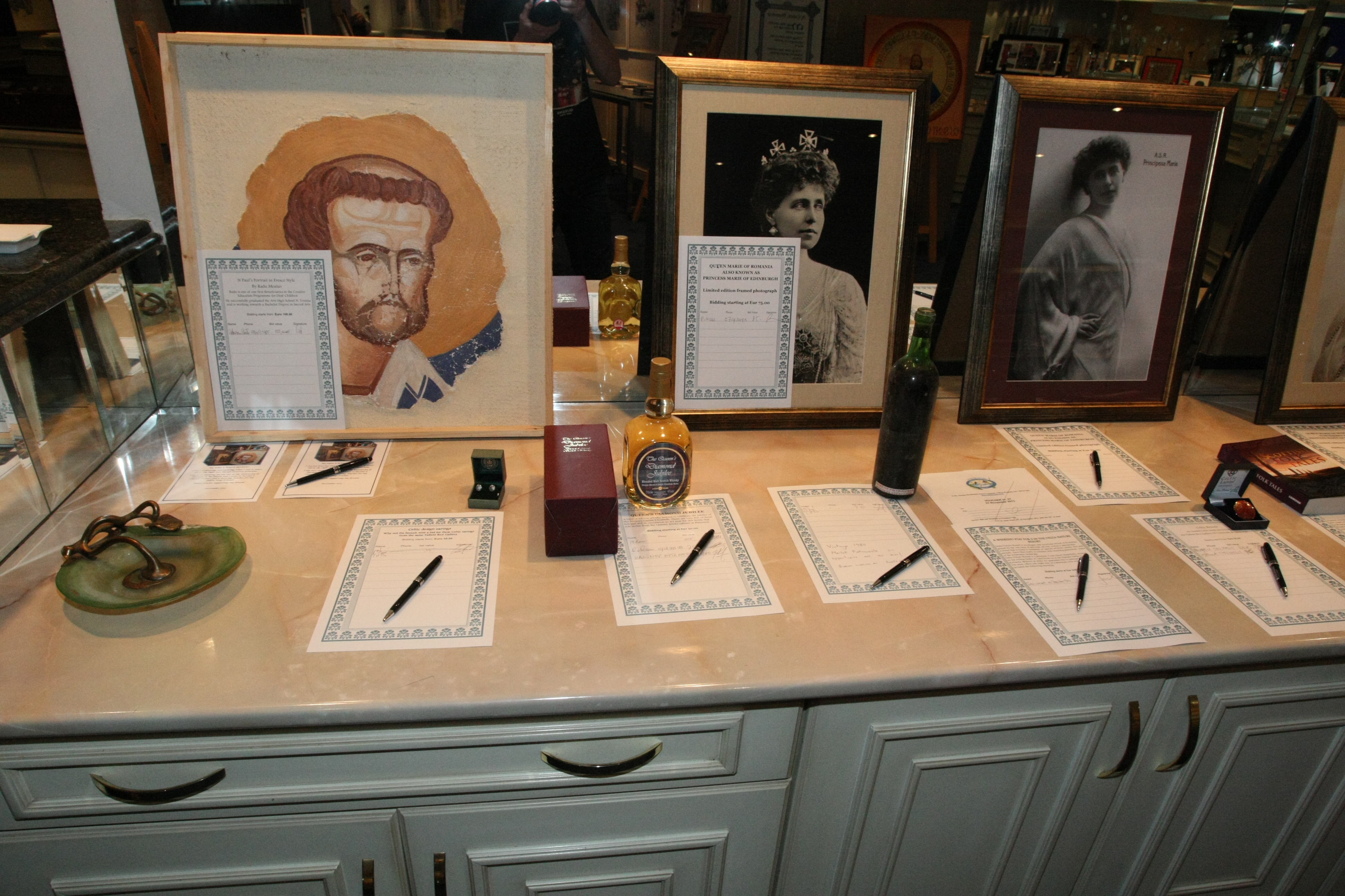 O parte din obiectele scoase la licitatie