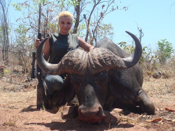 Tanara a descoperit pasiunea pentru vanatoare in 2006