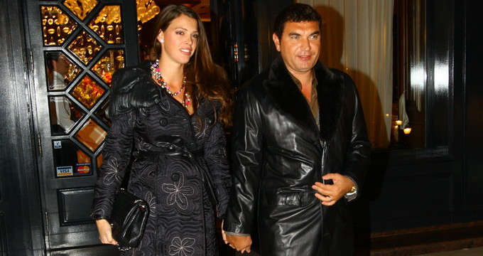 Alina nu s-a despartit de Cristi de cand acesta s-a internat in spital