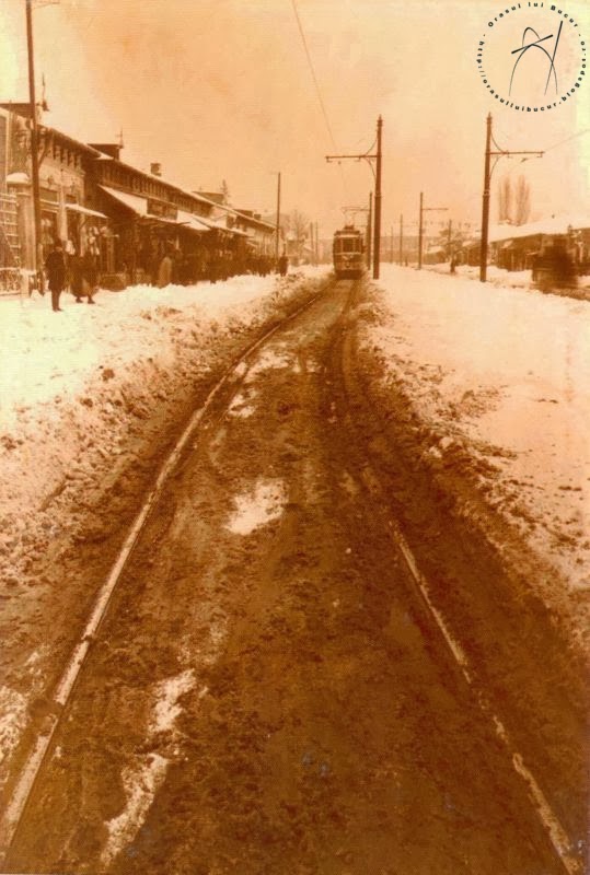 Linia de pe Stefan cel Mare curatata de zapada cu tramvaiul