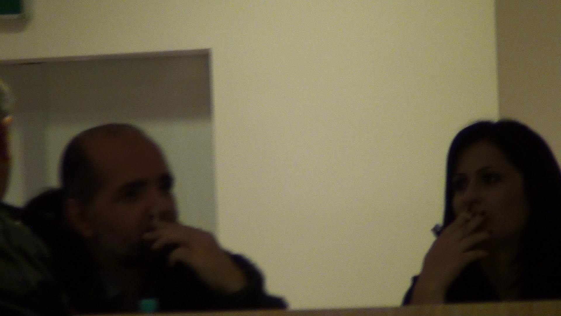 Daniel Iordachioaie si-a invitat sotia la o cafenea din mall.