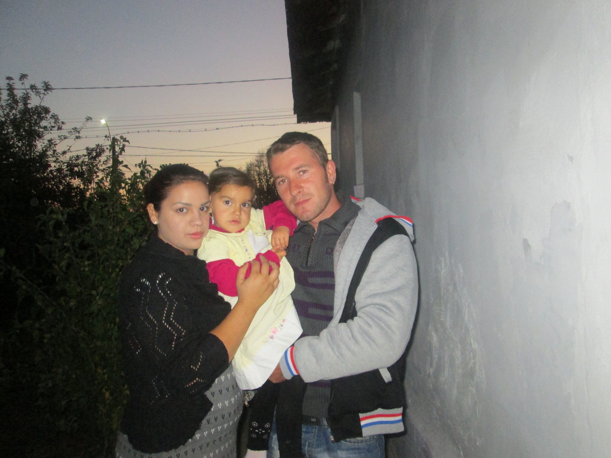 Parintii Stefaniei spera ca fiica lor sa aiba o viata normala