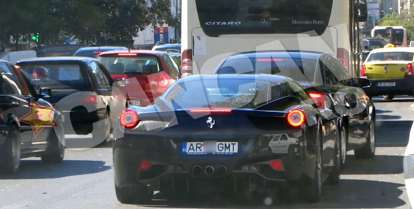 Tucudean are mai multe bijuterii pe patru roti, dar cea mai frumoasa este un superb bolid Ferrari