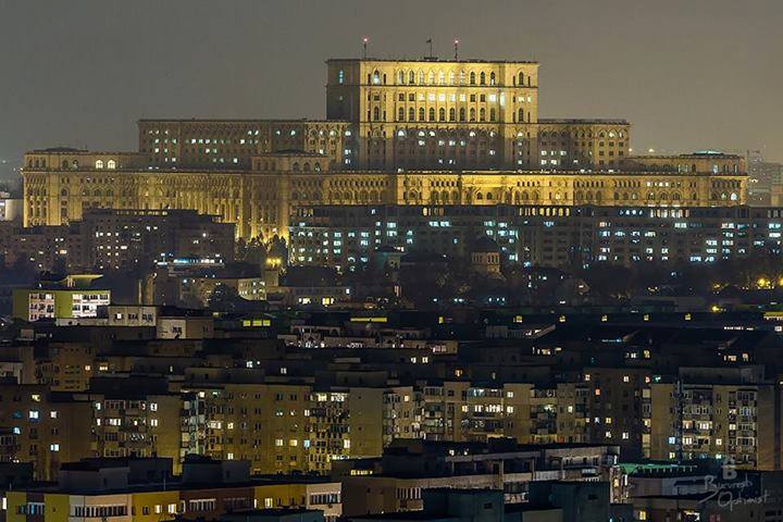 Puteti petrece noaptea dintre ani la