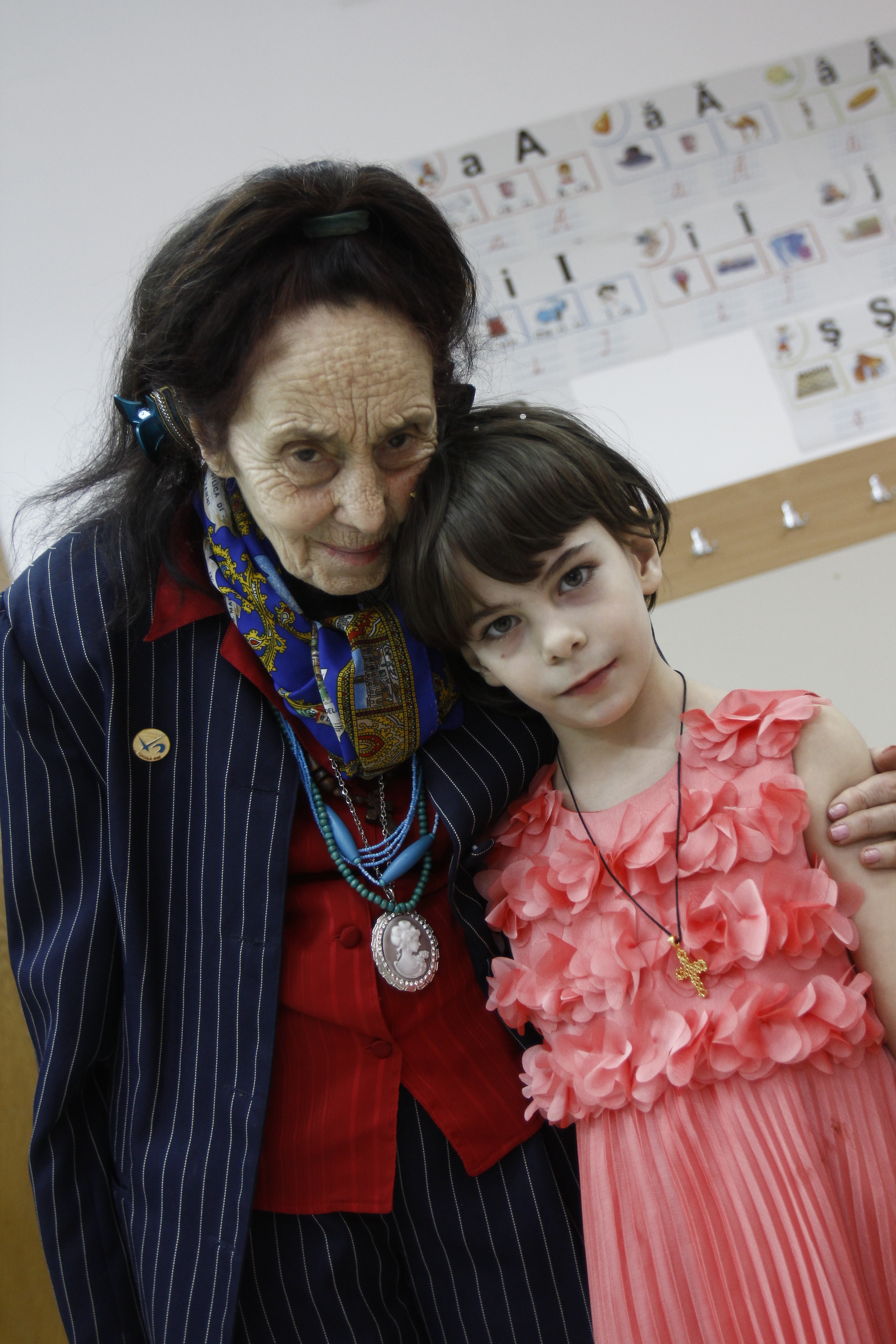 Adriana Iliescu a intrat in Cartea Recordurilor dupa ce a devenit mama la varsta de 67 de ani. Acum, fetita ei, Eliza, are 9 ani