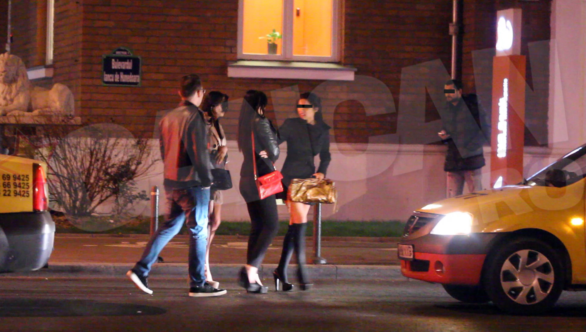 Apar si celelalte doua tinere