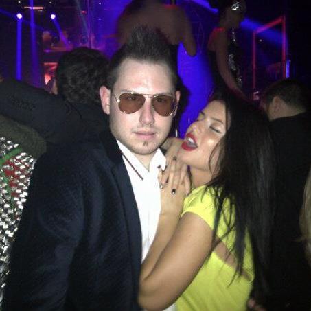 Versace semneaza in fiecare weekend 