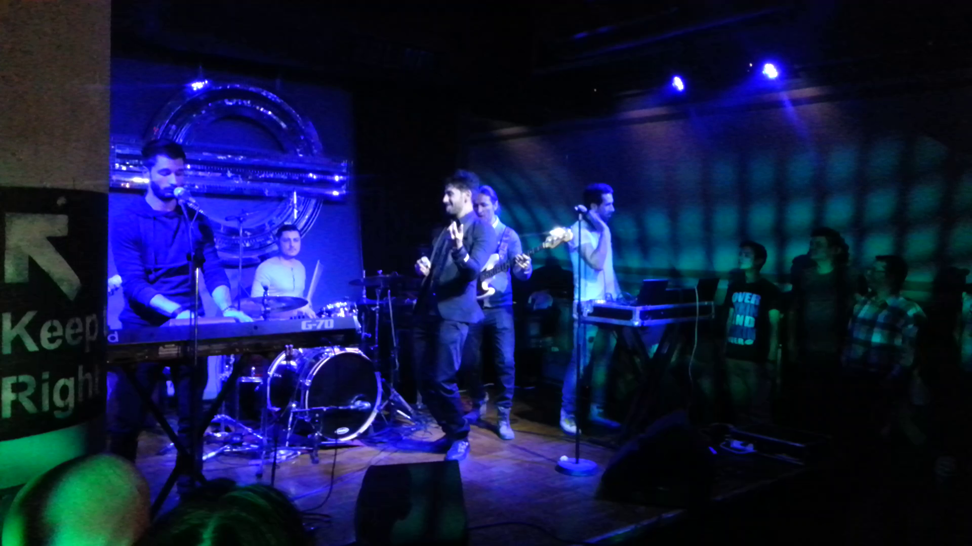 Aseara, Connect-R a facut show pe scena, intr-un club din Bucuresti