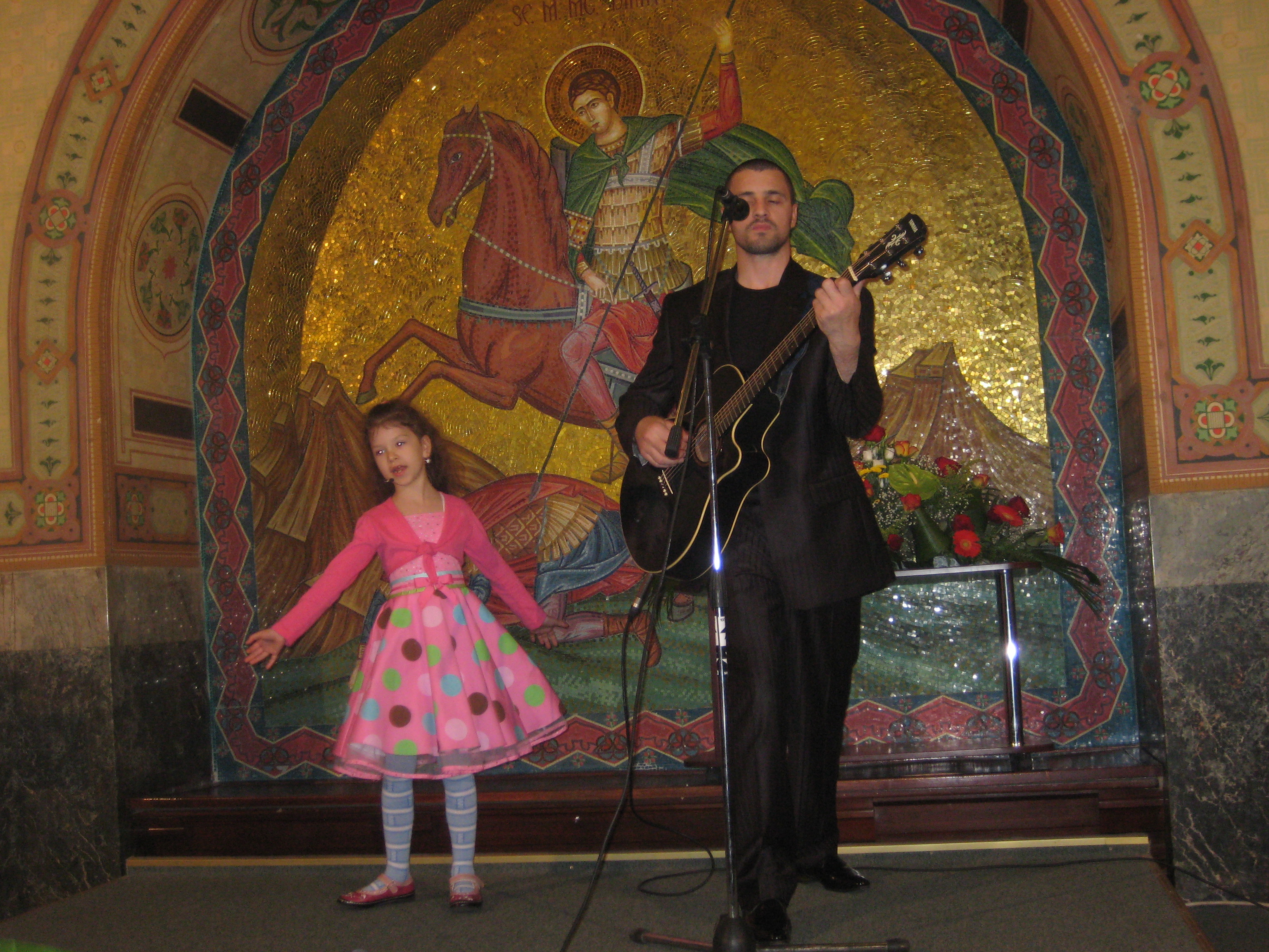 la doar trei anisori, Cleo sustinea concerte alaturi de tatal sau