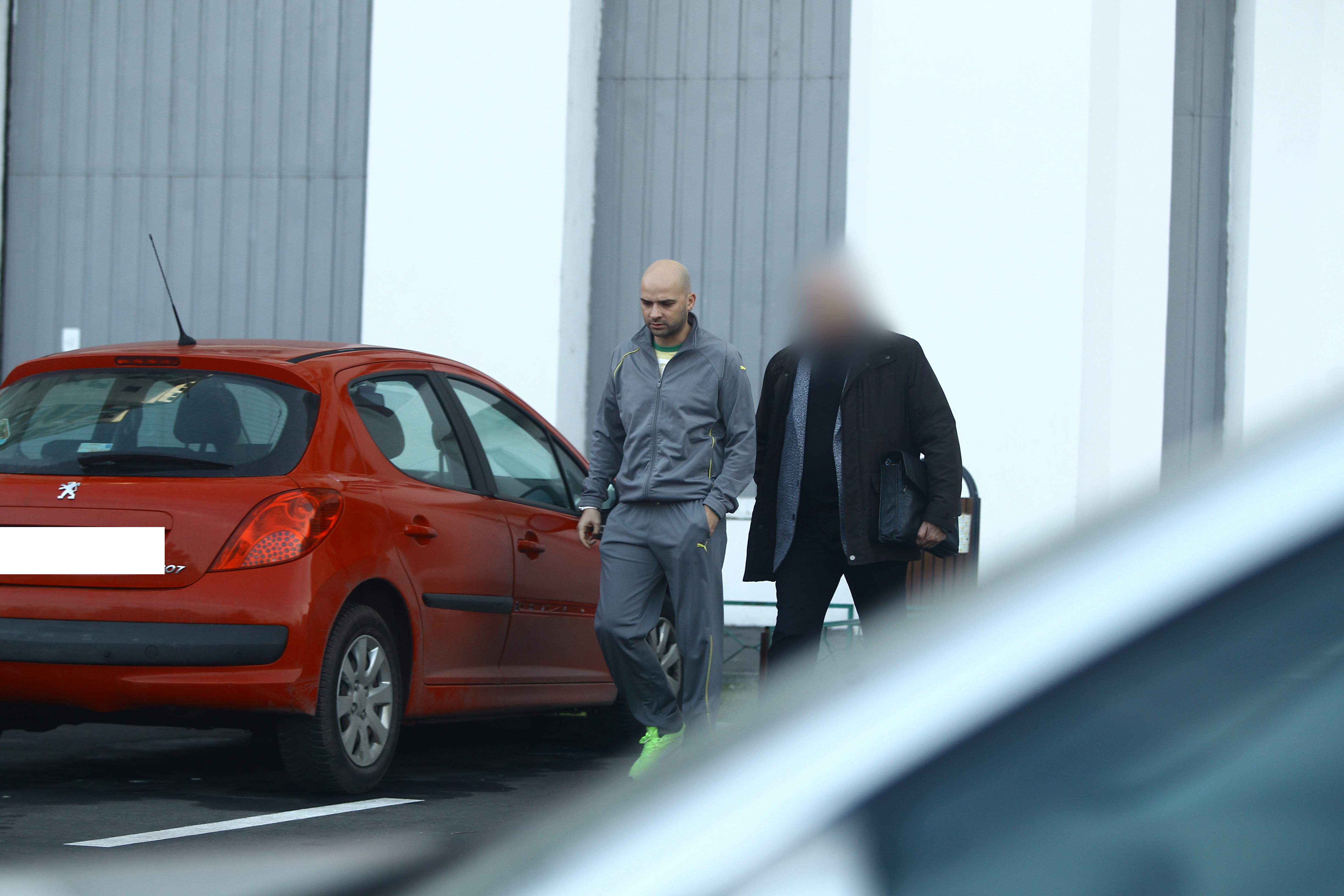 Nici atunci cand s-a intalnit cu un barbat pe care se pare ca il cunostea foarte bine, Andrei nu a reusit sa zambeasca