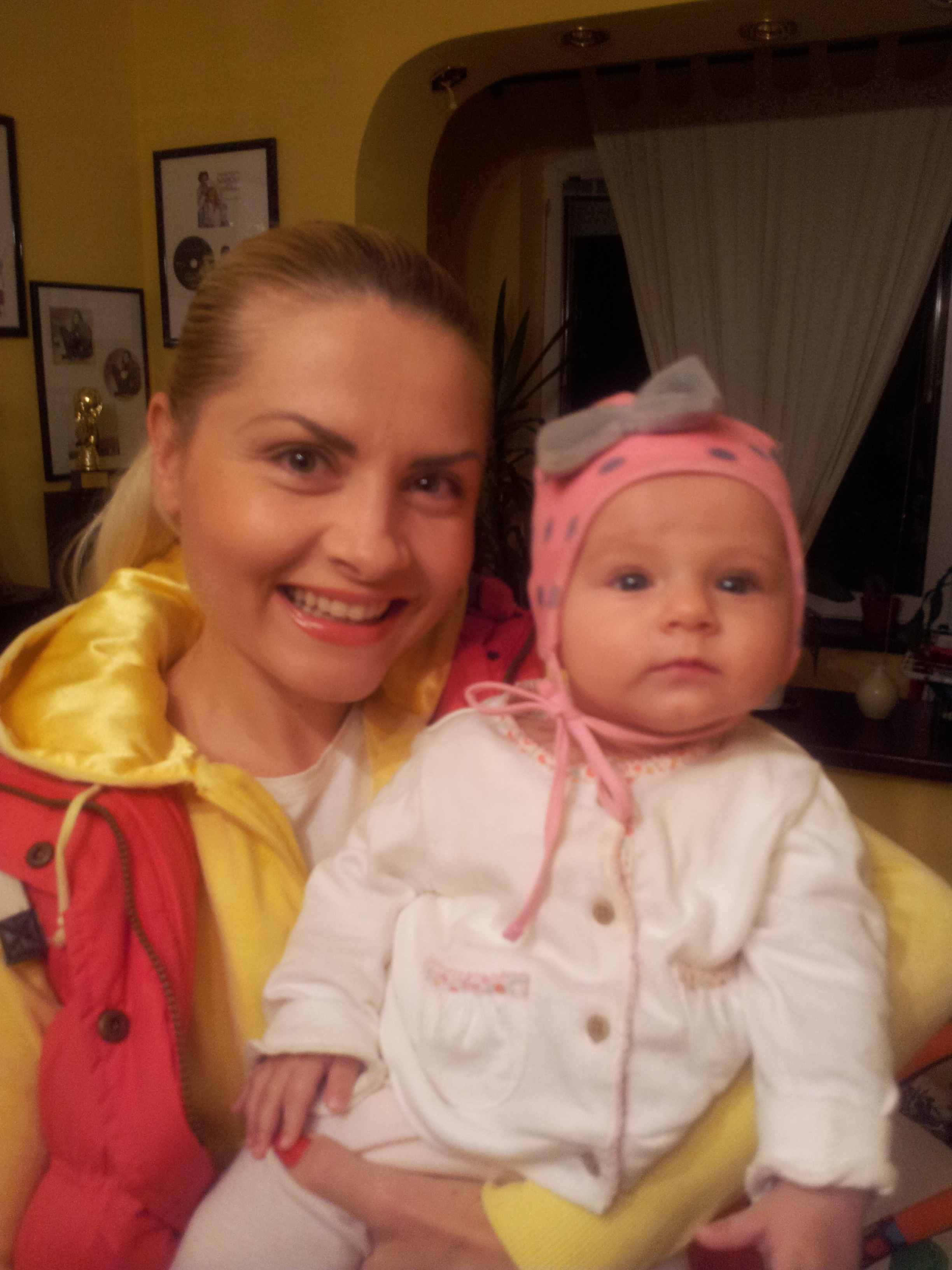 Micuta Erika Maria i-a schimbat total viata fostei componente a trupei A.S.I.A.