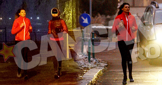 Ex-logodnica politicianului a iesit seara, pe intuneric, in parc sa alerge impreuna cu o amica