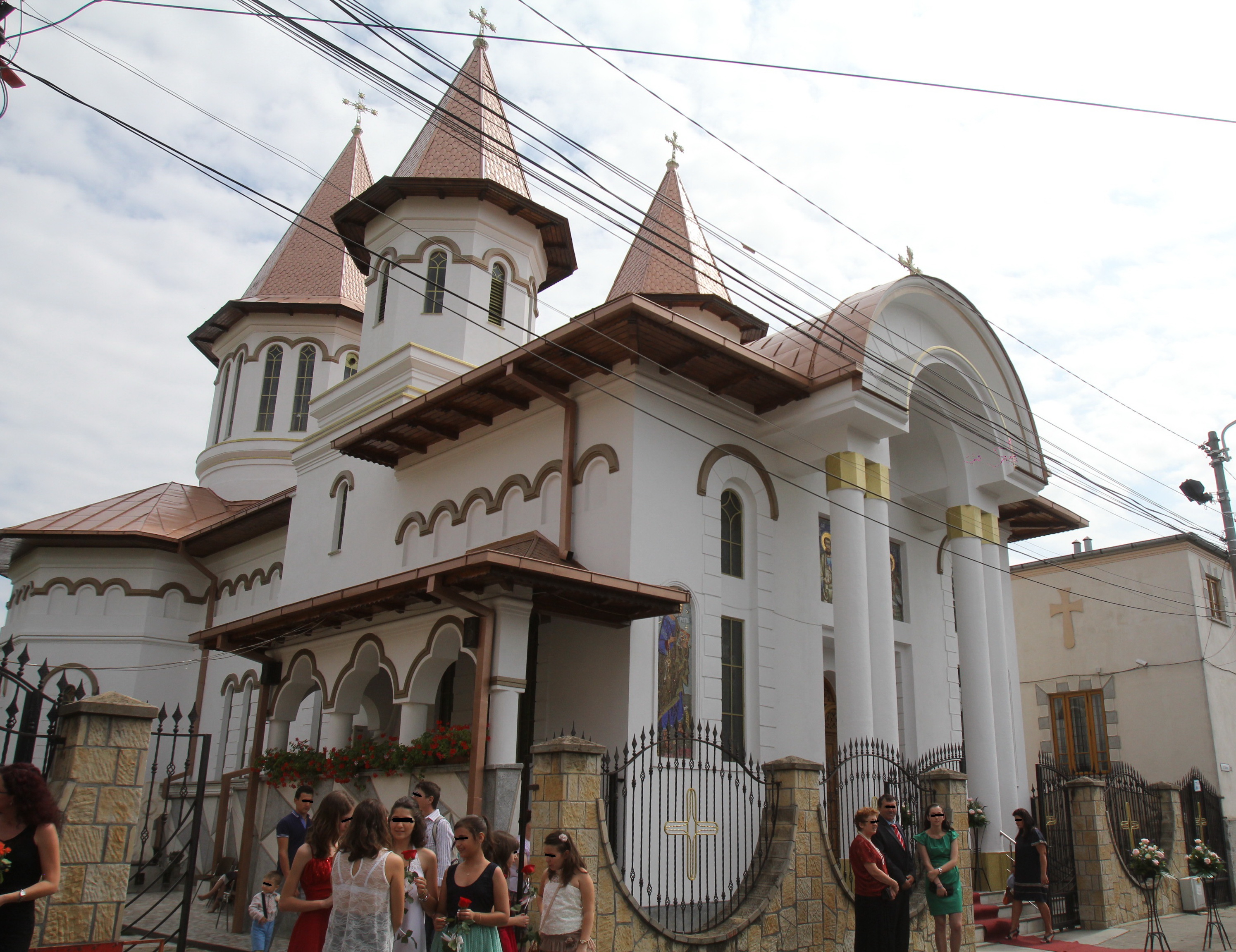 Aceasta este Biserica Podeanu, unde se afla moastele Sfantului Simon Zilotul