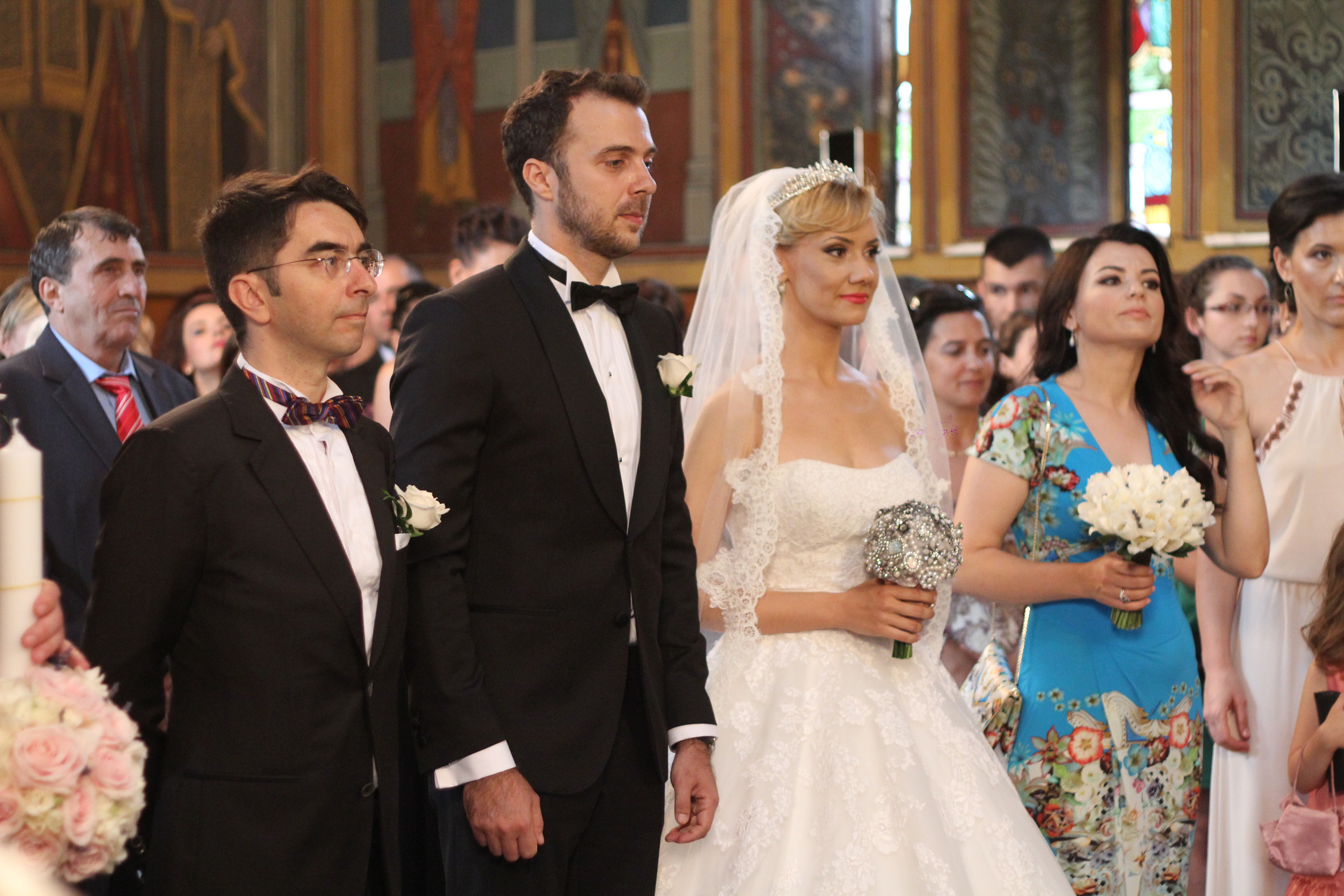 Mihai Gainusa si sotia lui au fost nasii Oanei Ionita si al lui Florin Budnaru, care s-au cununat religios tot la Biserica Podeanu