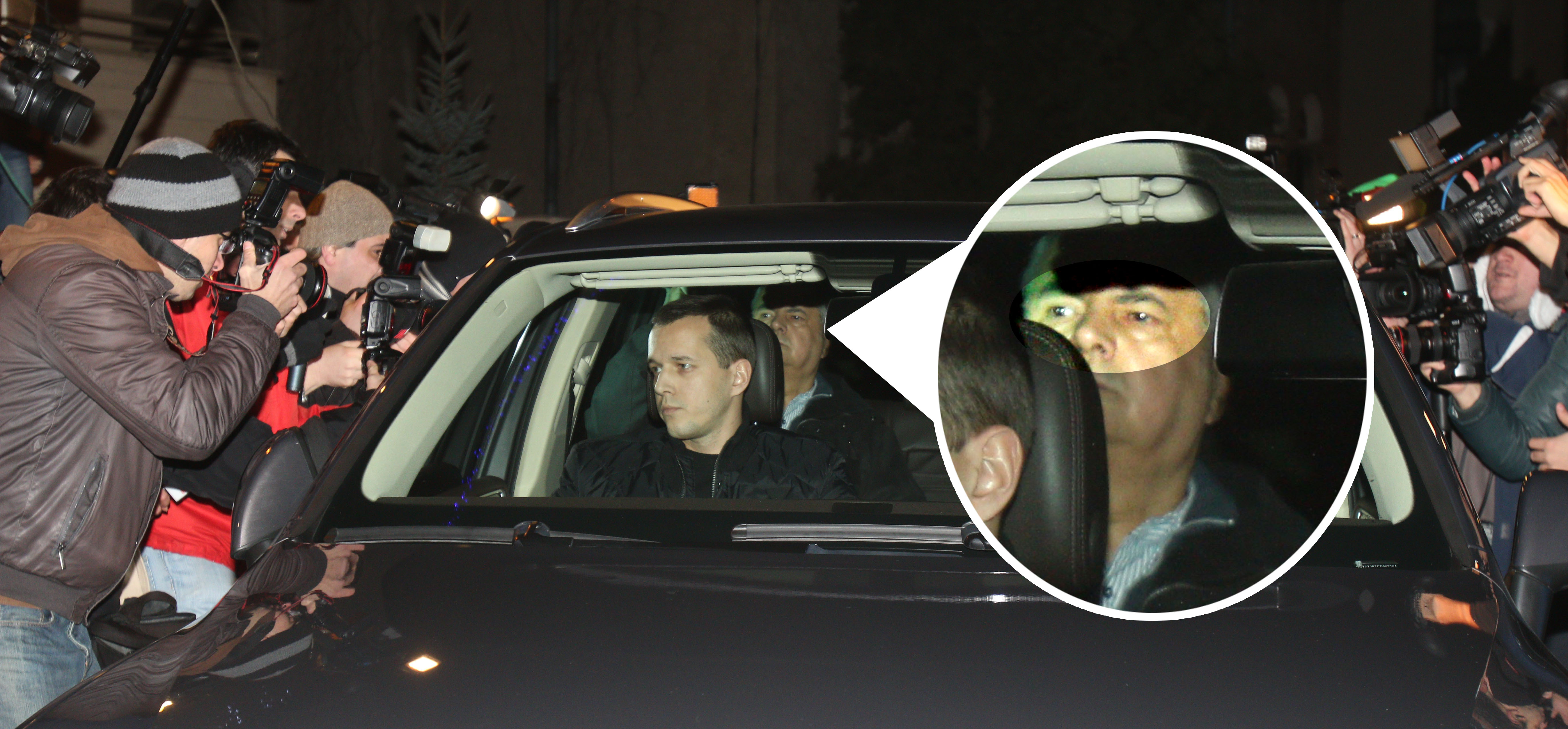 Fostul premier a avut ochii in lacrimi in momentul in care a plecat sa se predea