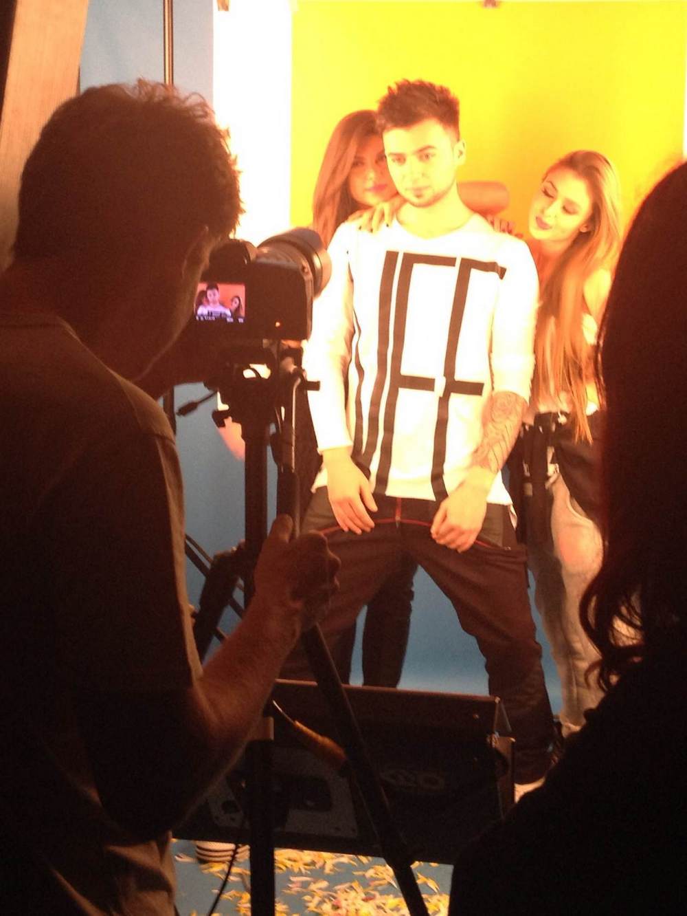 Noni a petrecut mai mult in studio decat sa invete, iar in sesiune a picat trei examene