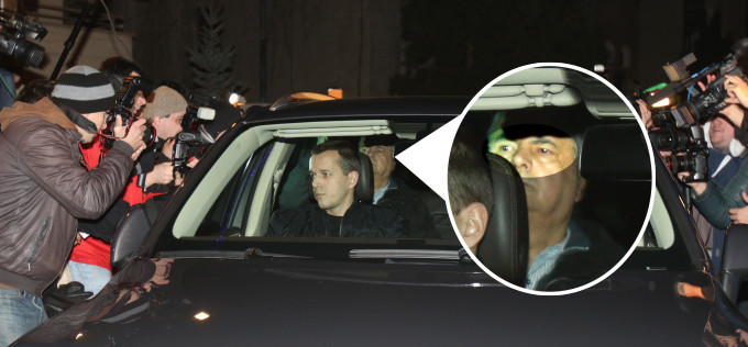 Fostul premier a avut ochii in lacrimi in momentul in care a plecat sa se predea