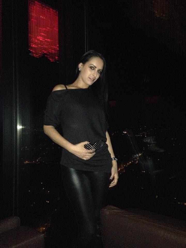 Tanara a admirat privelistea de la inaltime