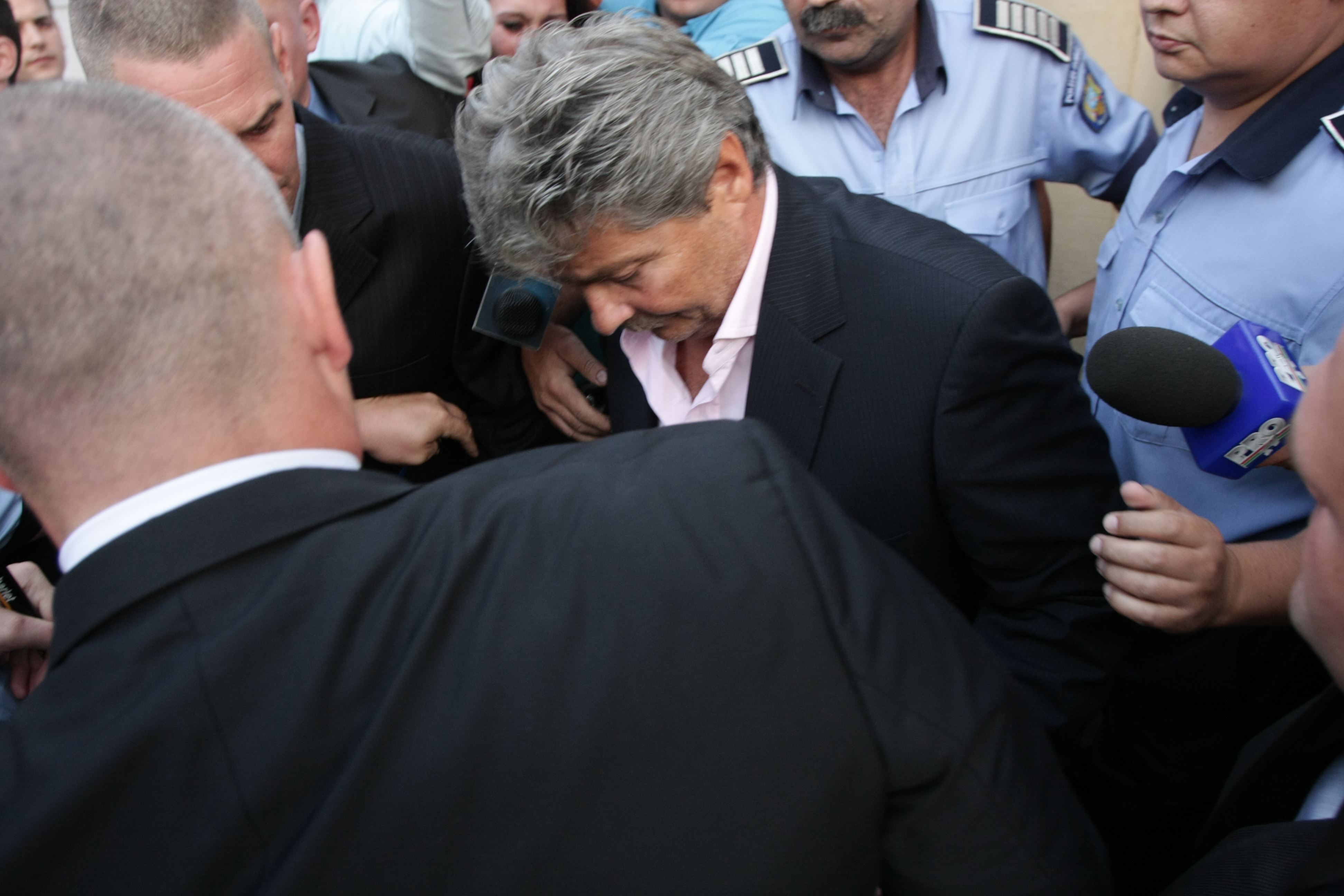 Sorin Ovidiu Vantu s-a predat de fiecare data