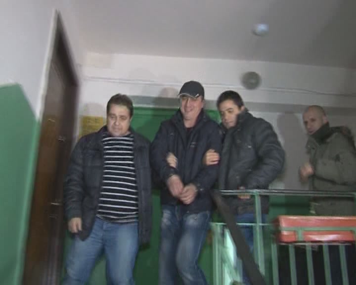 Cristian Cioaca a fost dus de politisti in arest (foto:argesplus.ro)