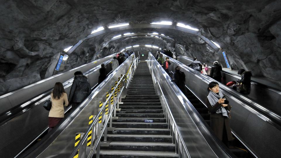 In Seul statiile sunt parca rupte din filmele SF